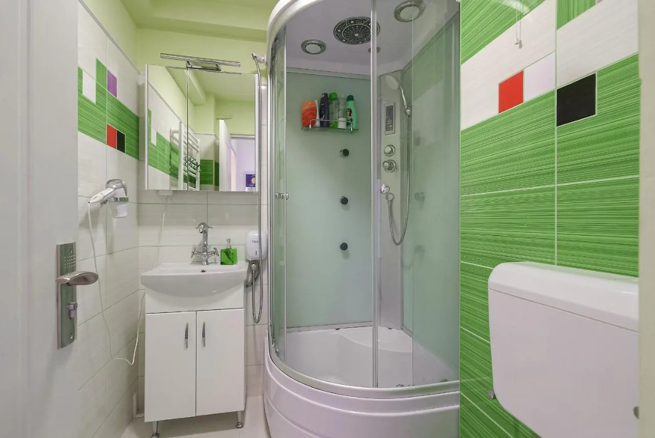 Stone Gate Apartment #1 بوخارست رومانيا