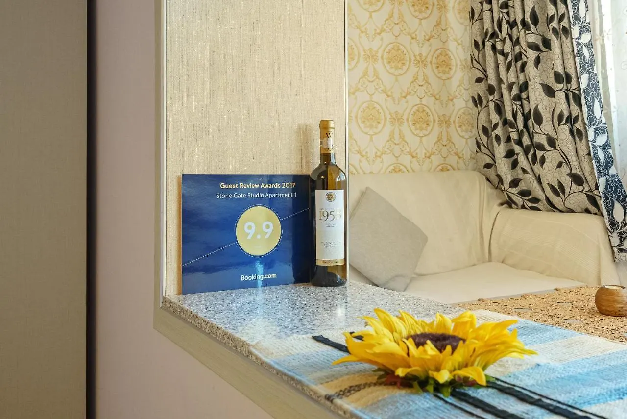 Stone Gate Apartment #1 بوخارست