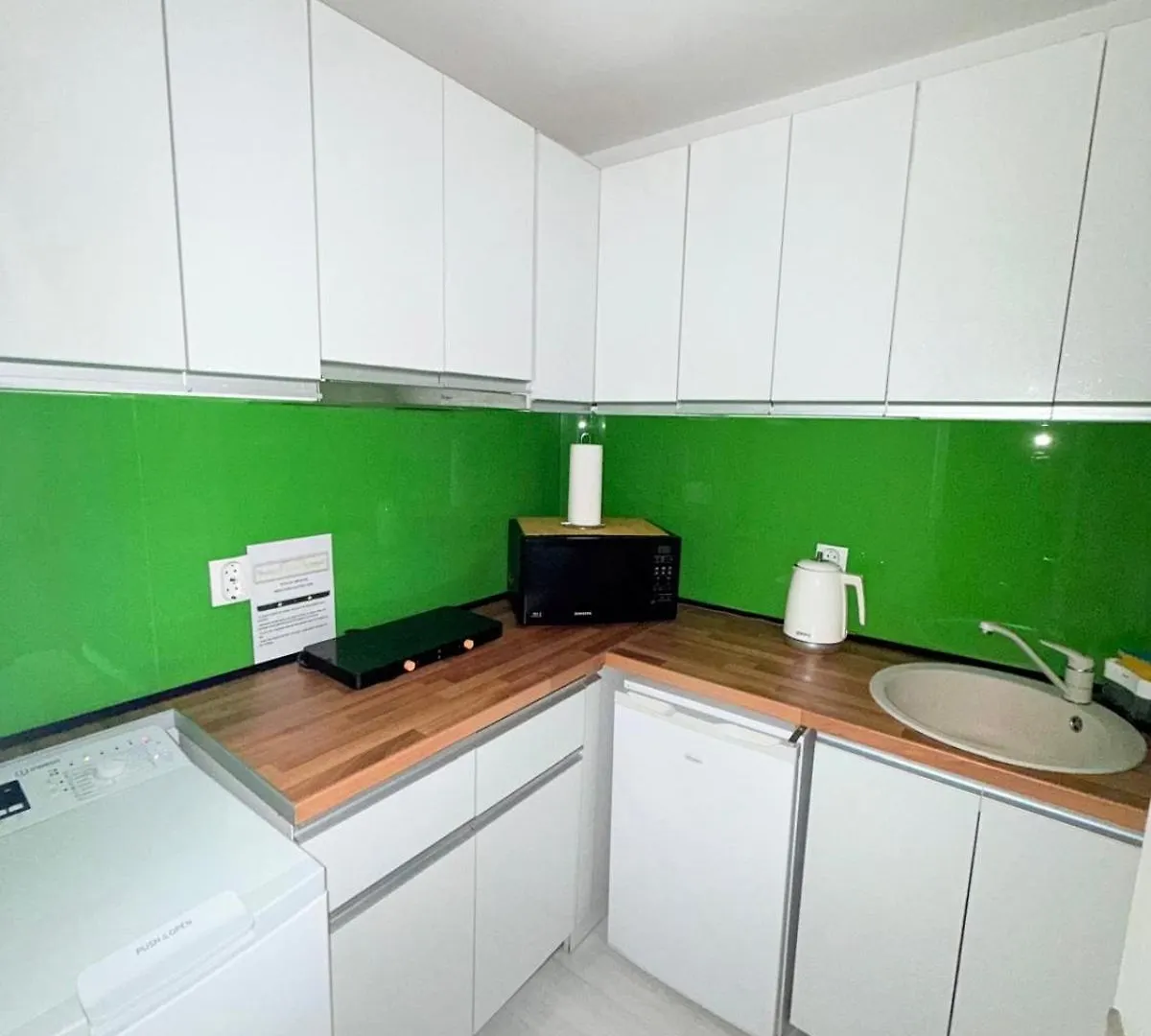 Stone Gate Apartment #1 بوخارست
